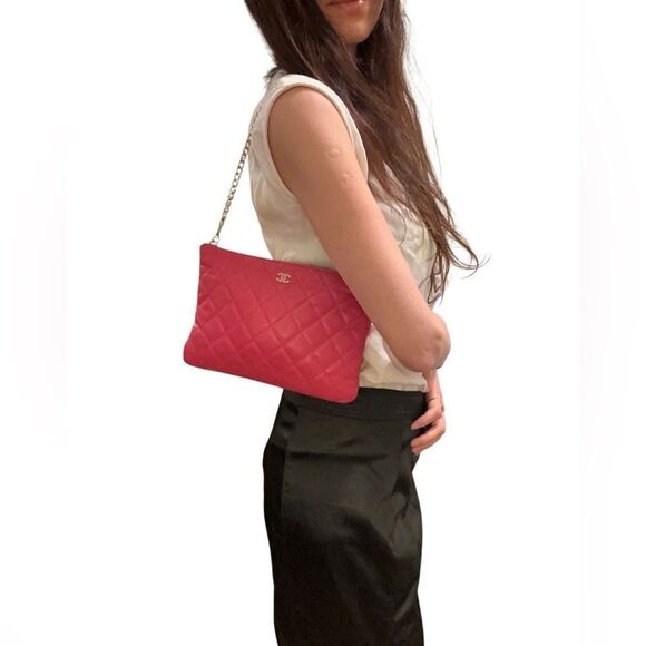 Chanel caviar Quilted pink leather Clutch - Picture 1 of 16